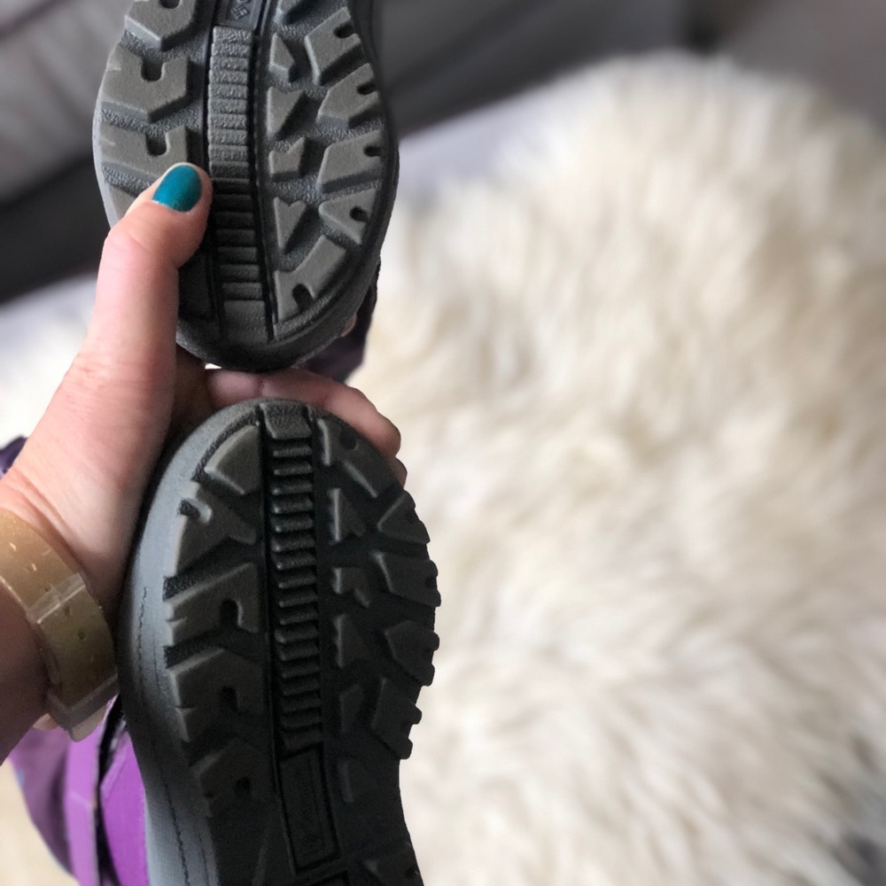 Worn once Columbia snow boots
